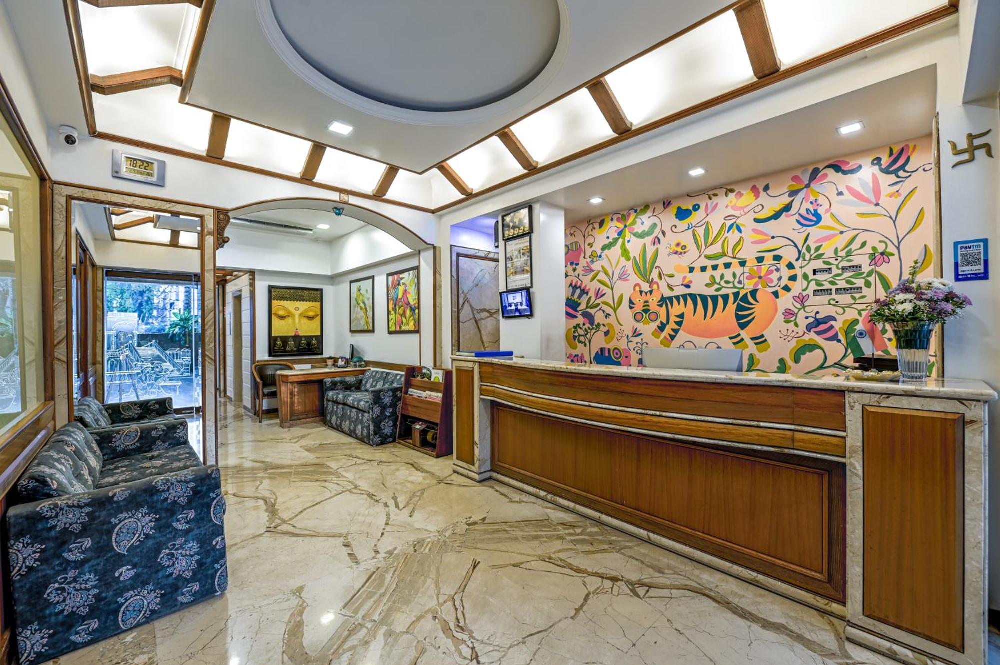 Hotel Regal Enclave Bombay Esterno foto