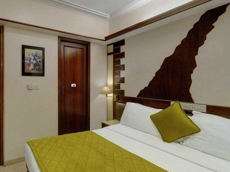 Hotel Regal Enclave Bombay Esterno foto